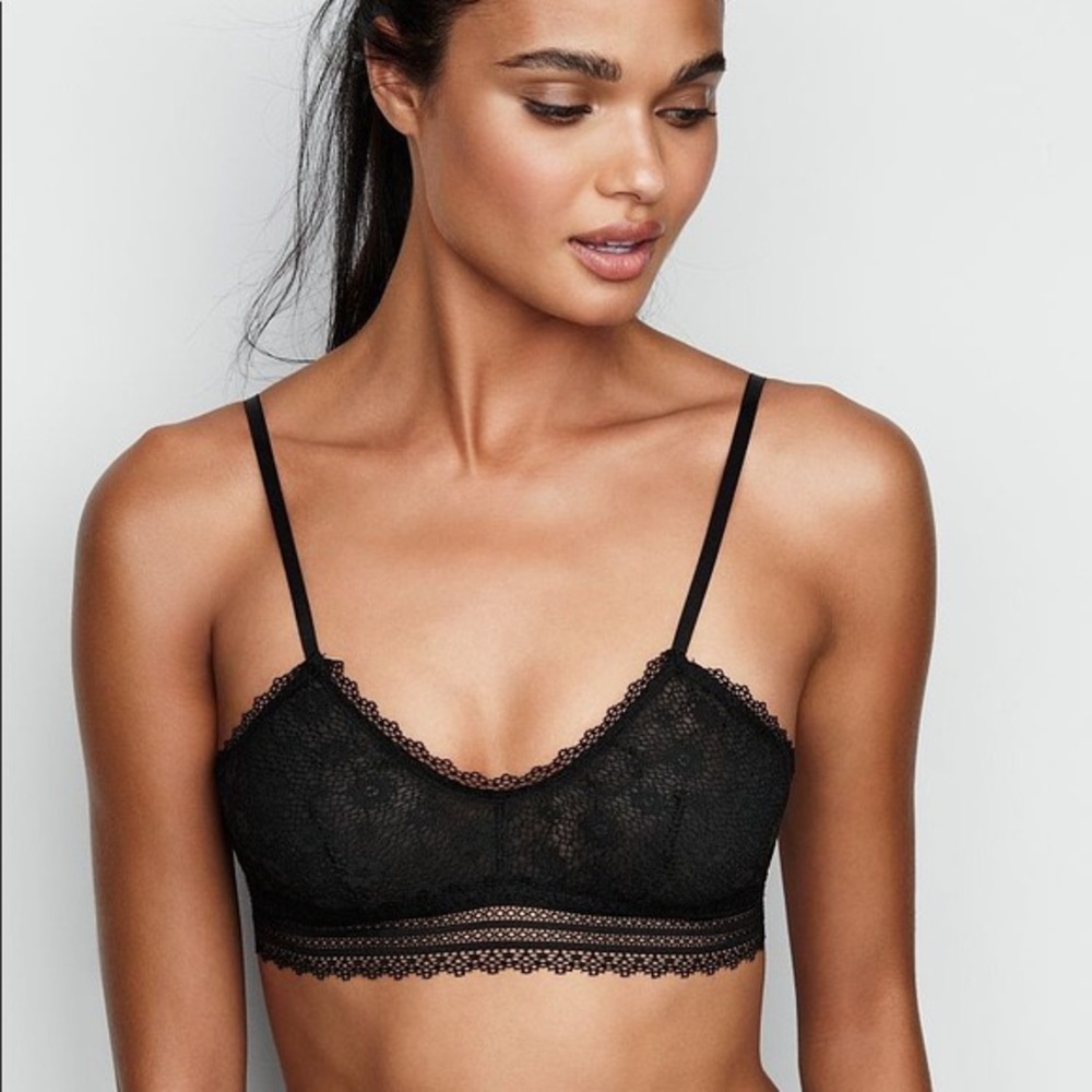 Victoria’s Secret Lace scoopneck bra